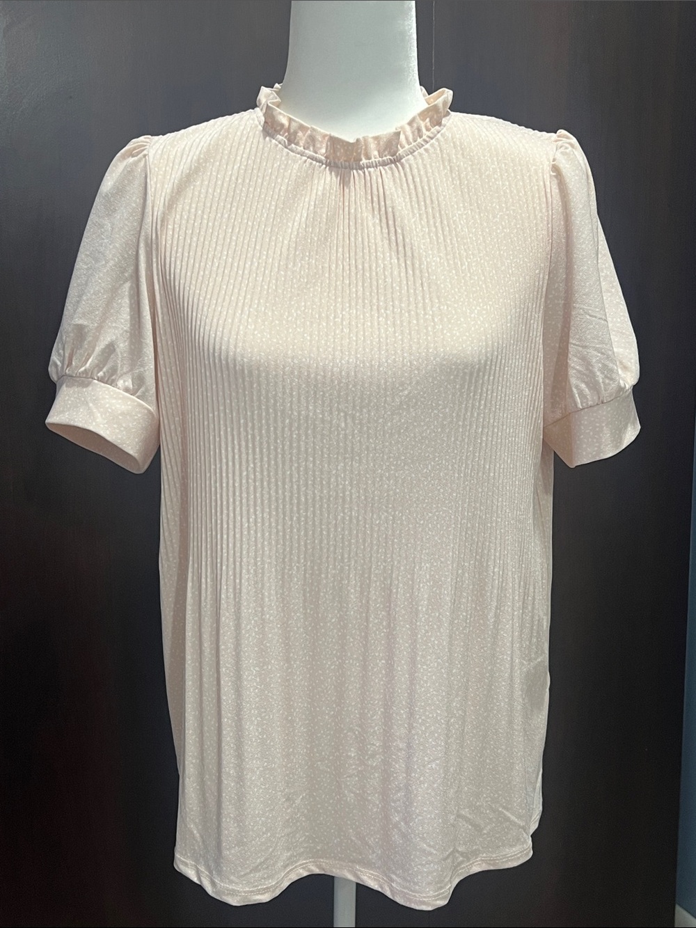 ADRIANNA PAPELL Women's Light Pink Ruffled Neck Short Sleeve Top Sz med